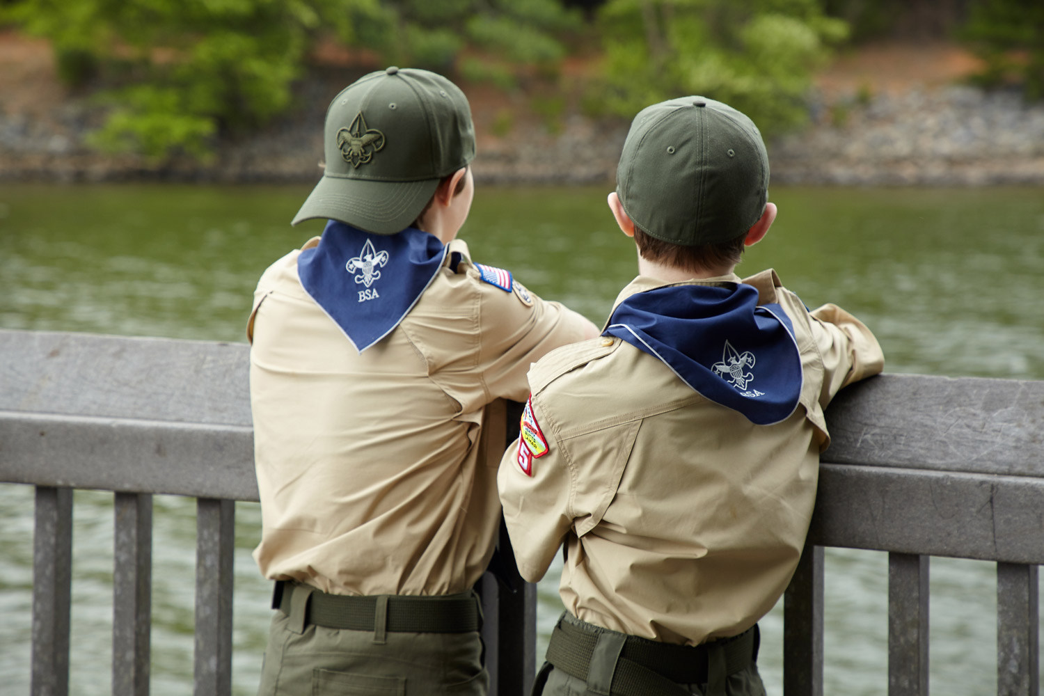 https://retailobjects.scoutshop.org/media/wysiwyg/New-to-Scouting_Scouts-at-river_Opt.jpg